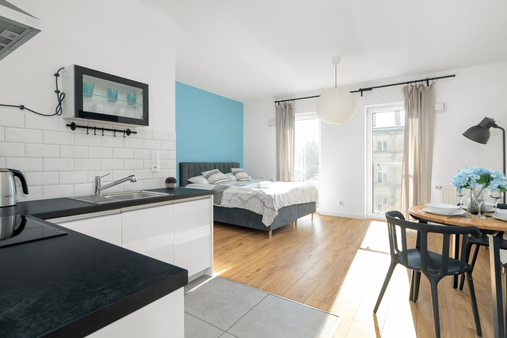Apartment Klimatyczne I Nowoczesne Very Berry W Poznaniu By Renters